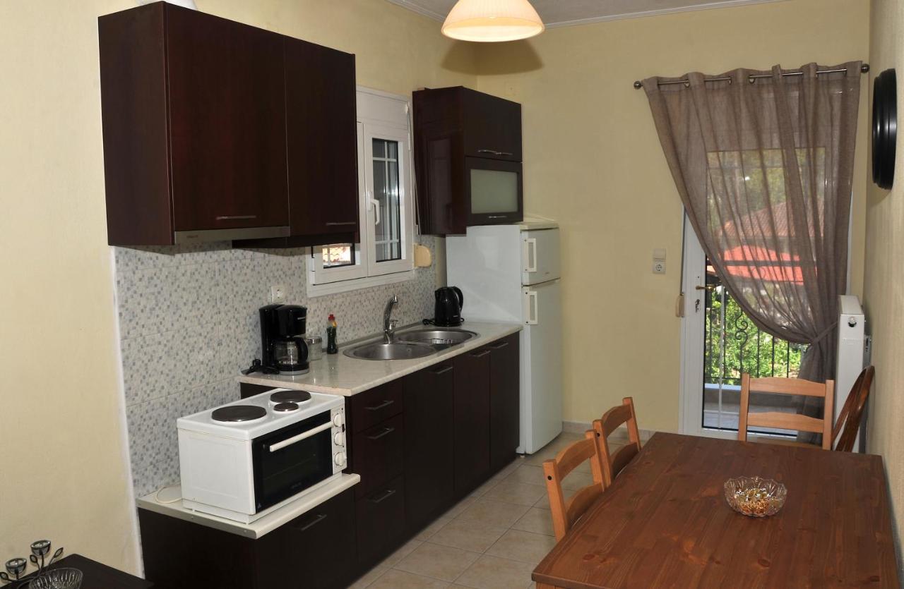 The Other Side Of Meteora With Lush Garden, Bbq & Pavillion Kalambaka Bagian luar foto
